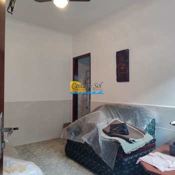 Casa em Praia Grande, bairro Mirim