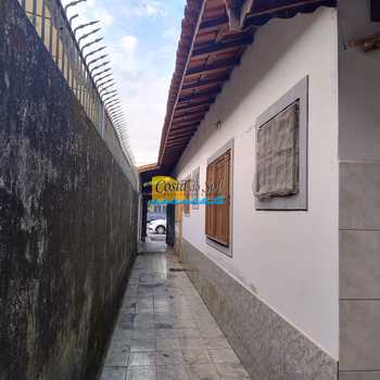 Casa em Praia Grande, bairro Mirim