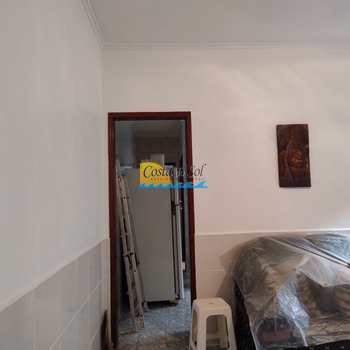 Casa em Praia Grande, bairro Mirim