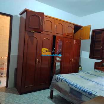 Casa em Praia Grande, bairro Mirim