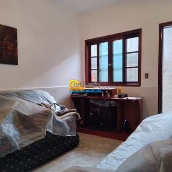 Casa em Praia Grande, bairro Mirim