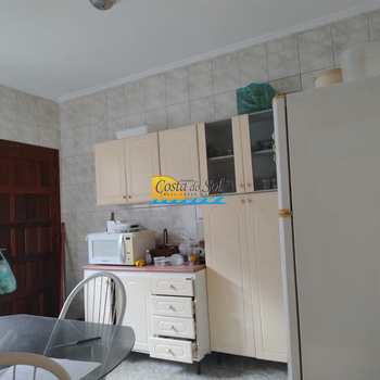 Casa em Praia Grande, bairro Mirim