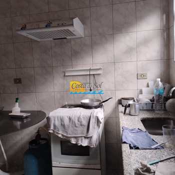 Casa em Praia Grande, bairro Mirim