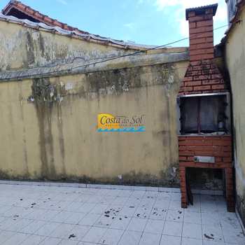 Casa em Praia Grande, bairro Mirim
