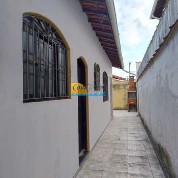 Casa em Praia Grande, bairro Mirim