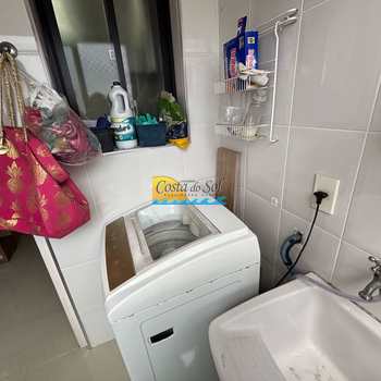Apartamento em Praia Grande, bairro Guilhermina