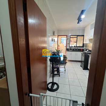 Apartamento em Praia Grande, bairro Guilhermina
