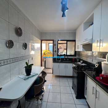 Apartamento em Praia Grande, bairro Guilhermina