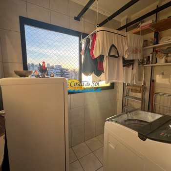Apartamento em Praia Grande, bairro Guilhermina