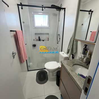 Apartamento em Praia Grande, bairro Guilhermina