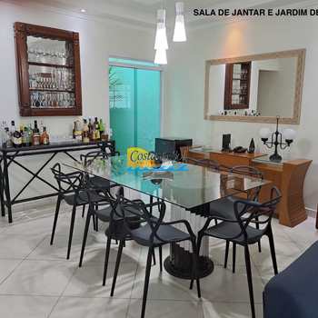 Casa em Peruíbe, bairro Balneário Três Marias