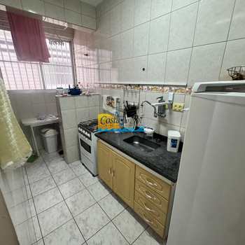 Apartamento em Praia Grande, bairro Guilhermina