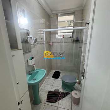 Apartamento em Praia Grande, bairro Guilhermina