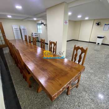 Apartamento em Praia Grande, bairro Guilhermina