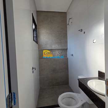 Casa em Praia Grande, bairro Boqueirão