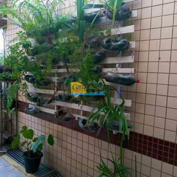 Apartamento em Praia Grande, bairro Guilhermina