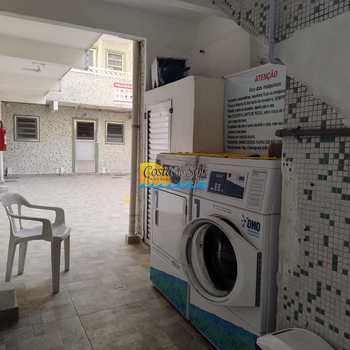 Kitnet em Praia Grande, bairro Guilhermina