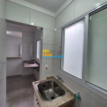 Casa em Praia Grande, bairro Samambaia