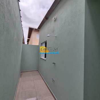 Casa em Praia Grande, bairro Samambaia