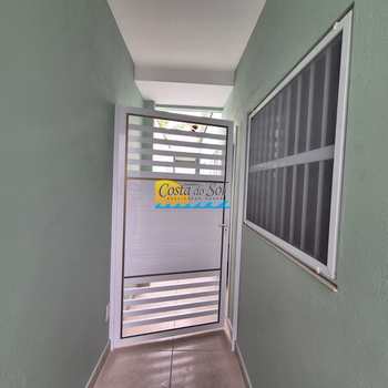 Casa em Praia Grande, bairro Samambaia
