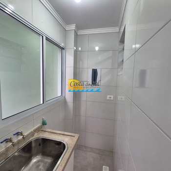 Casa em Praia Grande, bairro Samambaia