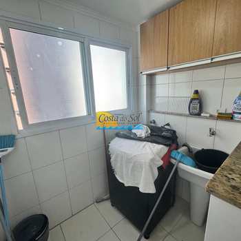 Apartamento em Praia Grande, bairro Guilhermina