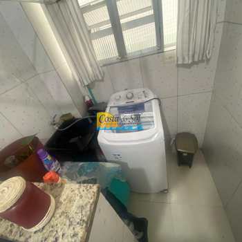 Apartamento em Praia Grande, bairro Guilhermina