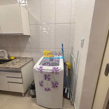 Apartamento em Praia Grande, bairro Guilhermina