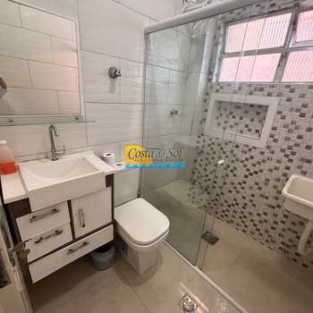 Apartamento em Praia Grande, bairro Guilhermina