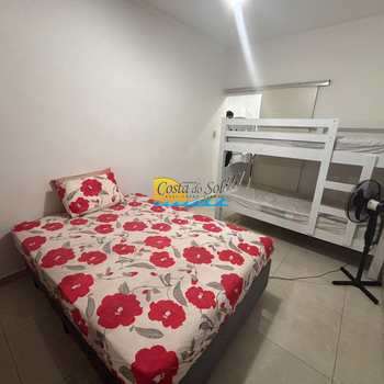 Apartamento em Praia Grande, bairro Guilhermina