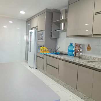 Apartamento em Praia Grande, bairro Caiçara
