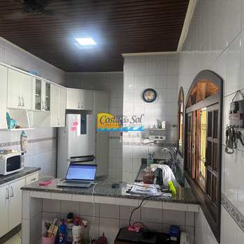 Casa em Praia Grande, bairro Canto do Forte