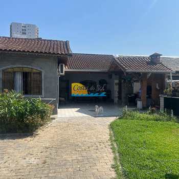 Casa em Praia Grande, bairro Canto do Forte