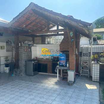 Casa em Praia Grande, bairro Canto do Forte