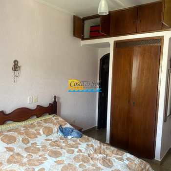 Casa em Praia Grande, bairro Canto do Forte