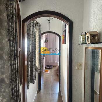Casa em Praia Grande, bairro Canto do Forte