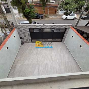 Sobrado em Santos, bairro Boqueirão