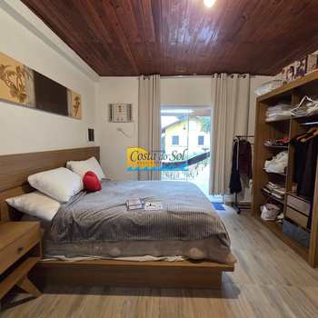 Casa em Praia Grande, bairro Samambaia