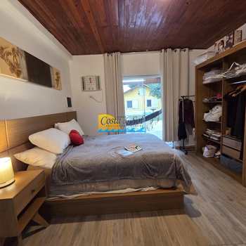 Casa em Praia Grande, bairro Samambaia