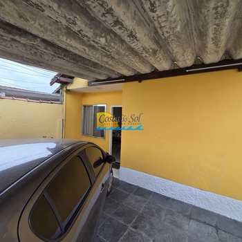 Casa em Praia Grande, bairro Samambaia