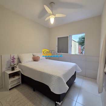 Casa em Praia Grande, bairro Samambaia