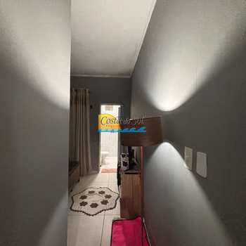 Casa em Praia Grande, bairro Canto do Forte