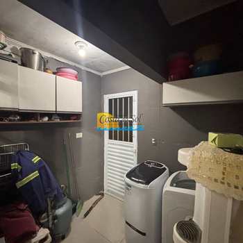 Casa em Praia Grande, bairro Canto do Forte