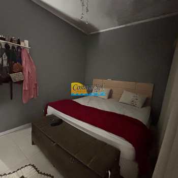 Casa em Praia Grande, bairro Canto do Forte
