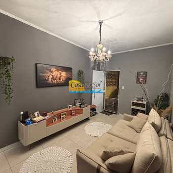 Casa em Praia Grande, bairro Canto do Forte