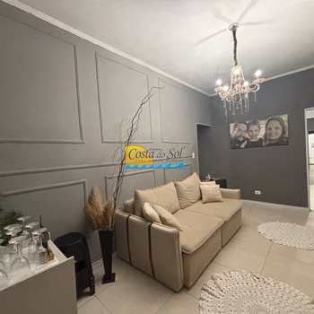 Casa em Praia Grande, bairro Canto do Forte