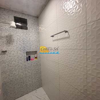 Casa em Praia Grande, bairro Canto do Forte
