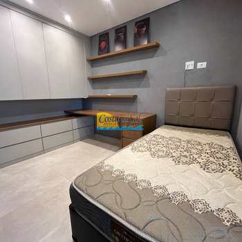 Apartamento em Praia Grande, bairro Guilhermina