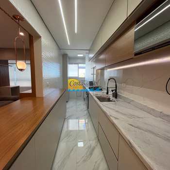 Apartamento em Praia Grande, bairro Guilhermina
