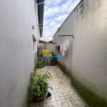 Sobrado em Praia Grande, bairro Sítio do Campo